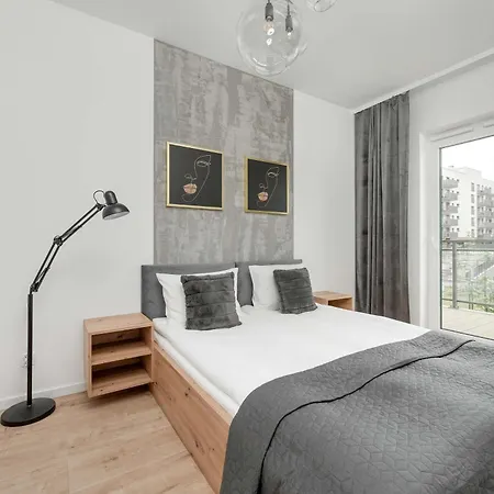 Przytulny Z Parkingiem We Wroclawiu By Renters * Wroclaw