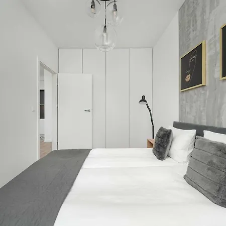 Przytulny Z Parkingiem We Wroclawiu By Renters Appartement